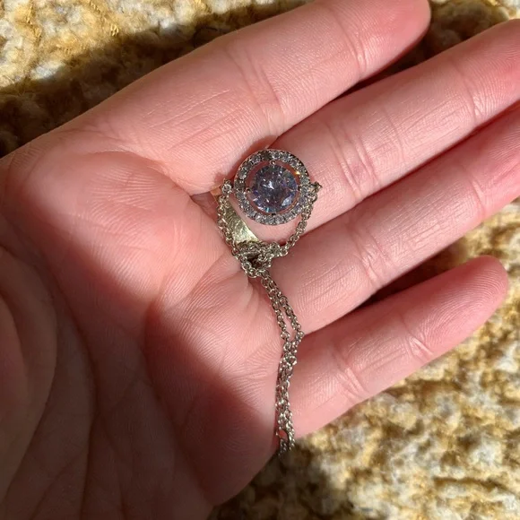 Jewelry - Picture 5 of 6